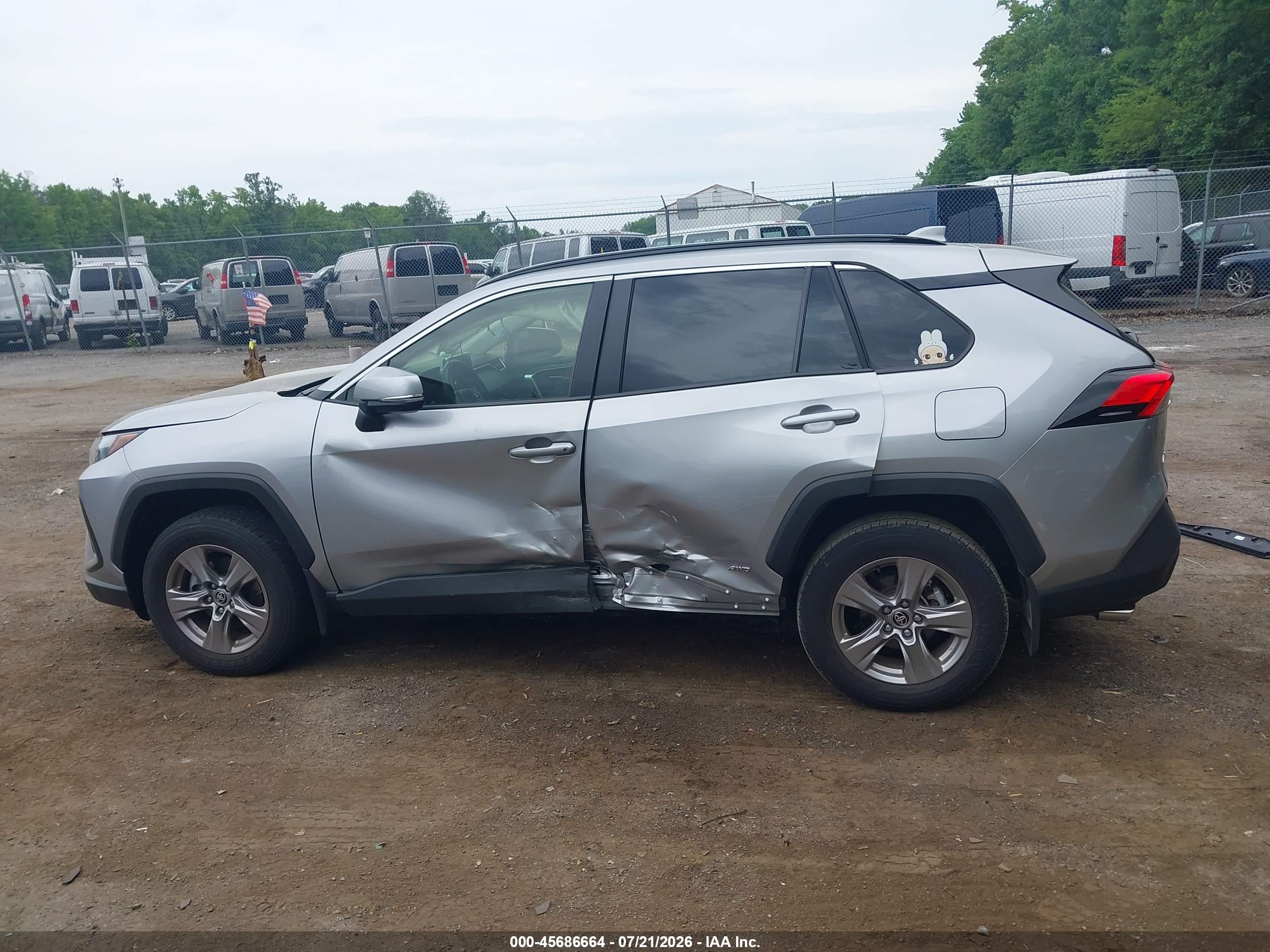2023 TOYOTA RAV4 HYBRID XLE
