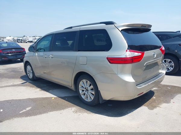 2015 TOYOTA SIENNA XLE PREMIUM 7 PASSENGER — I3