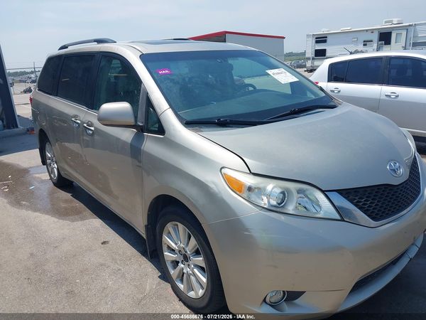 2015 TOYOTA SIENNA XLE PREMIUM 7 PASSENGER — I6