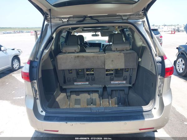 2015 TOYOTA SIENNA XLE PREMIUM 7 PASSENGER — I152