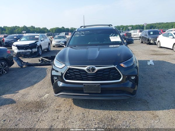2022 TOYOTA HIGHLANDER XLE