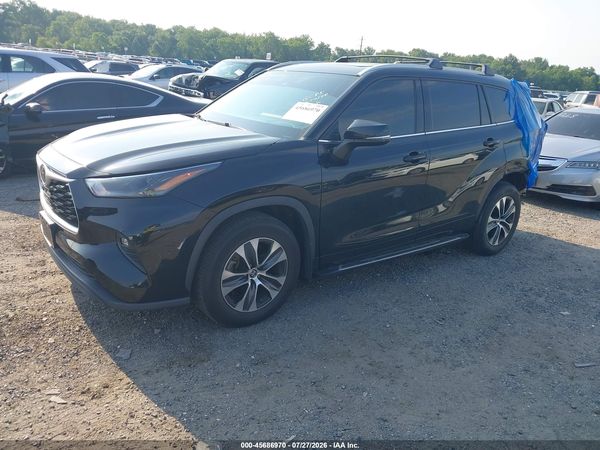 2022 TOYOTA HIGHLANDER XLE