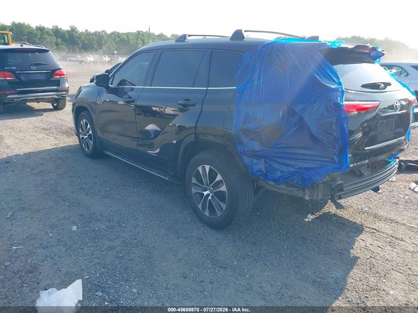 2022 TOYOTA HIGHLANDER XLE