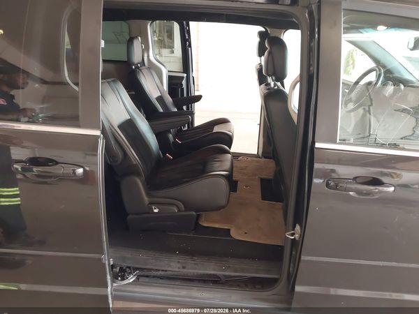 2017 DODGE GRAND CARAVAN SXT — I8