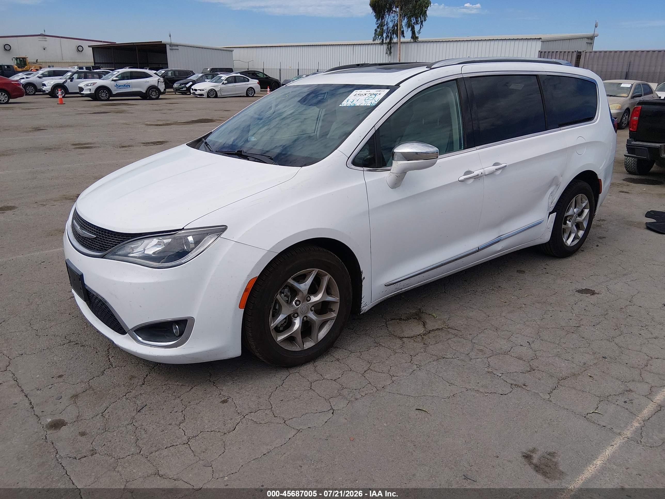 2017 CHRYSLER PACIFICA LIMITED — I2