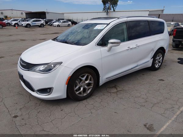 2017 CHRYSLER PACIFICA — I2