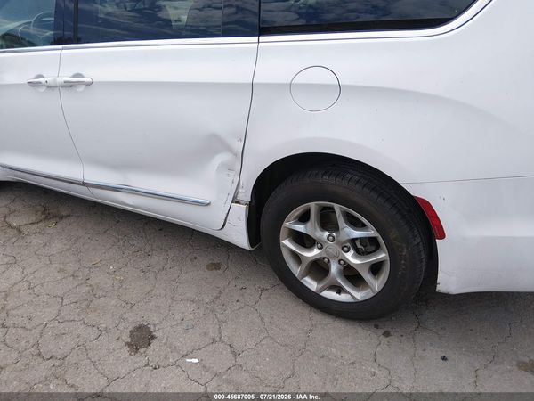 2017 CHRYSLER PACIFICA LIMITED — I88