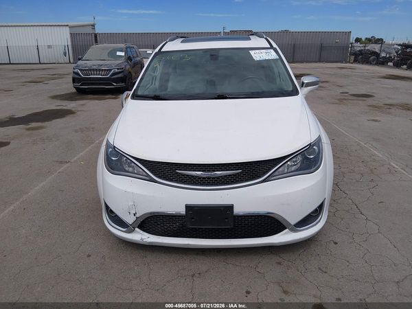 2017 CHRYSLER PACIFICA LIMITED — I115
