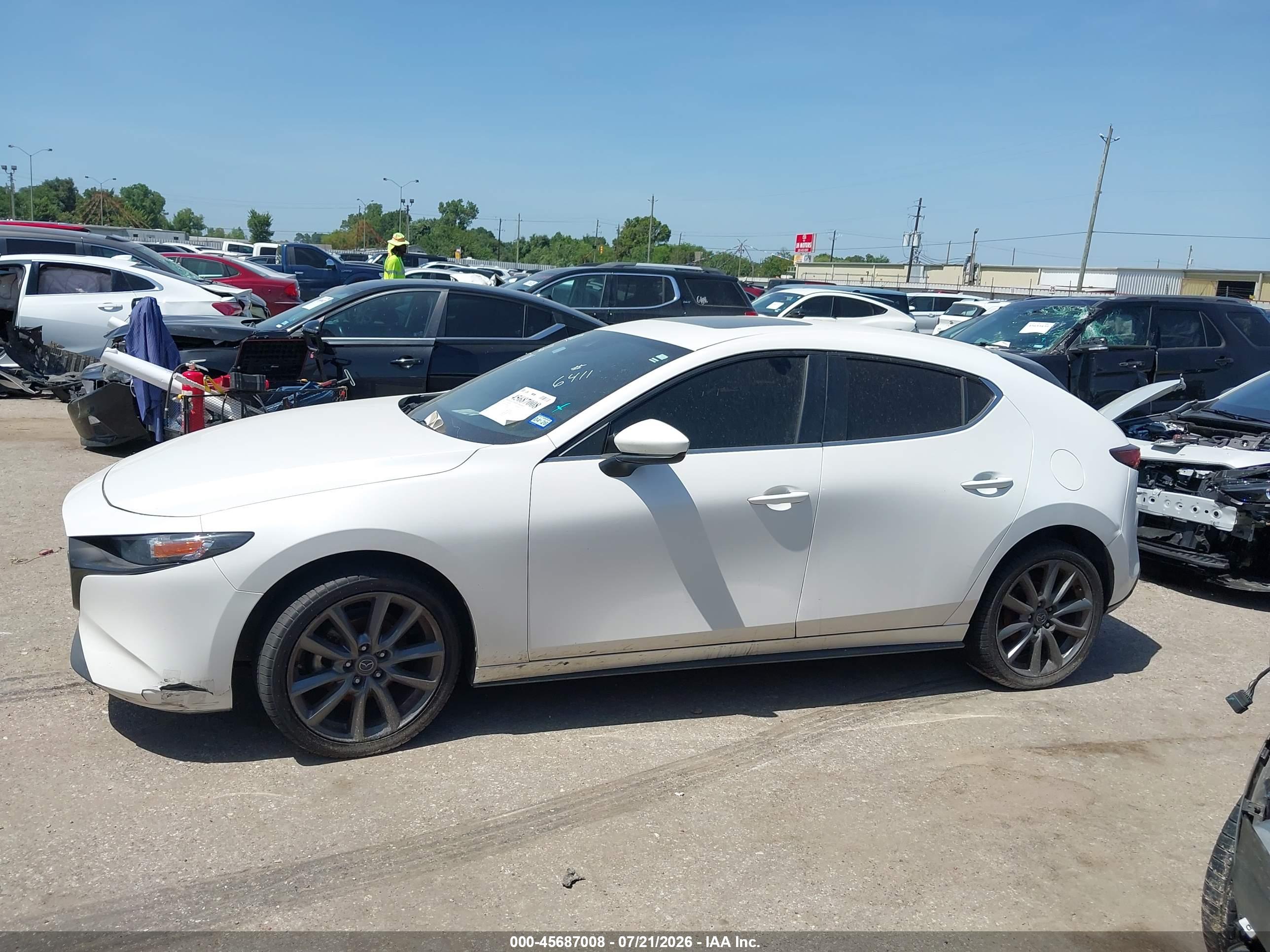2022 MAZDA MAZDA3 Preferred Package