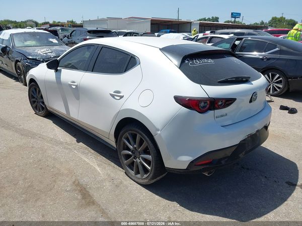 2022 MAZDA MAZDA3 Preferred Package
