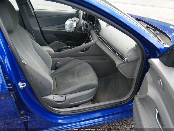 2023 HYUNDAI ELANTRA SE