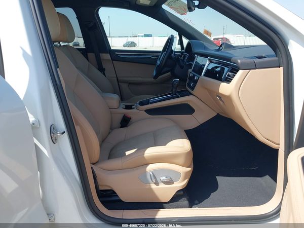 2022 PORSCHE MACAN