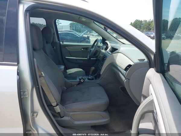 2017 CHEVROLET TRAVERSE LS — I5