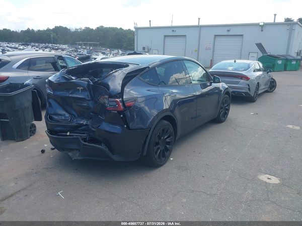 2024 TESLA MODEL Y