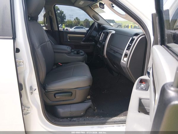 2017 RAM 1500 SLT  4X2 6'4 BOX