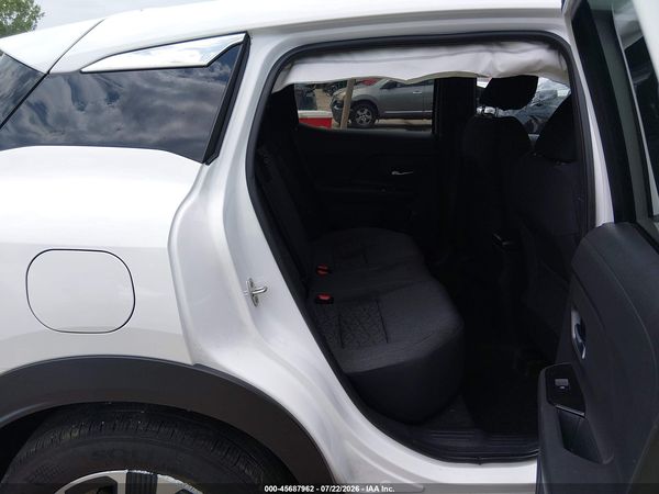 2025 NISSAN KICKS SV INTELLIGENT AWD — I8