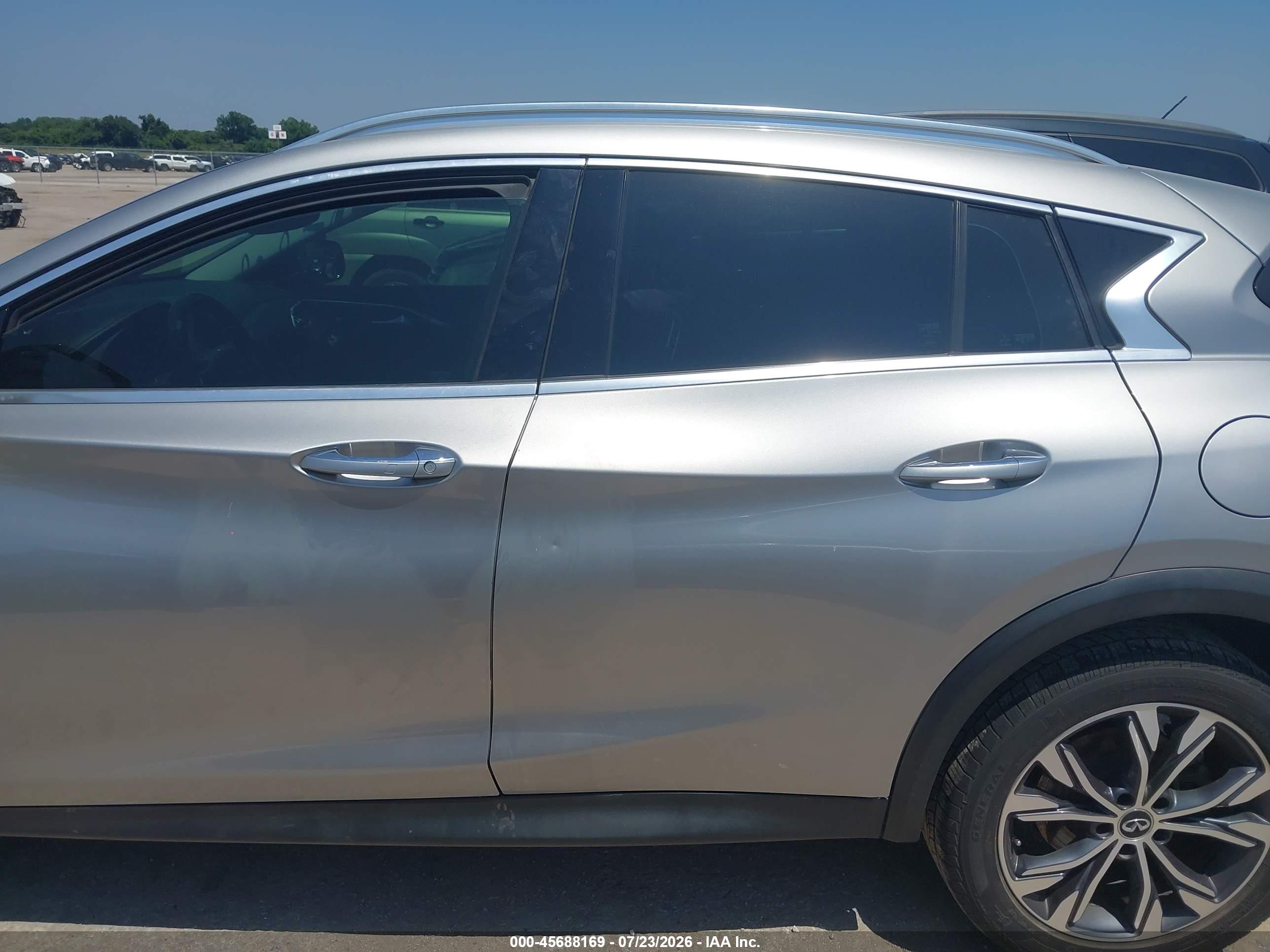 2018 INFINITI QX30 PREMIUM