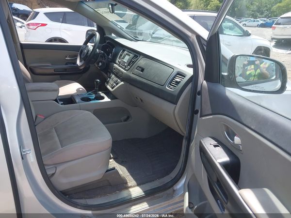 2016 KIA SEDONA LX