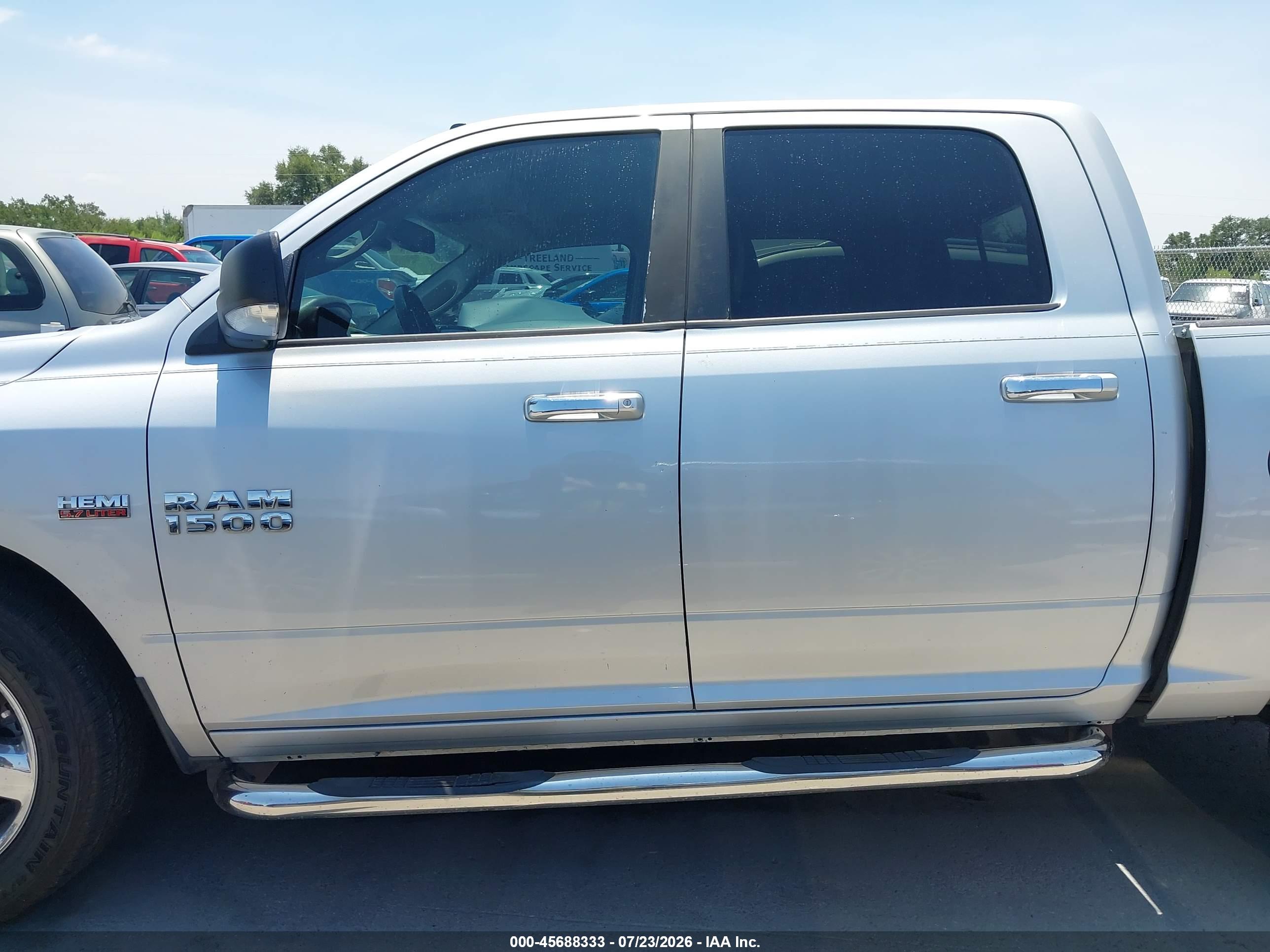 2016 RAM 1500 SLT
