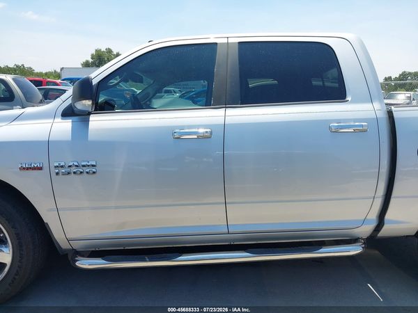 2016 RAM 1500 SLT