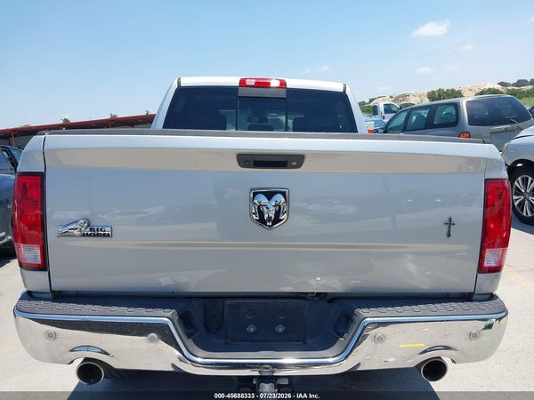 2016 RAM 1500 SLT