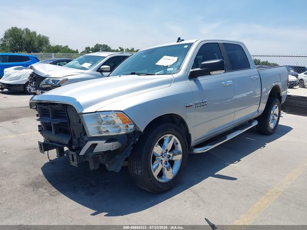 2016 RAM 1500 SLT