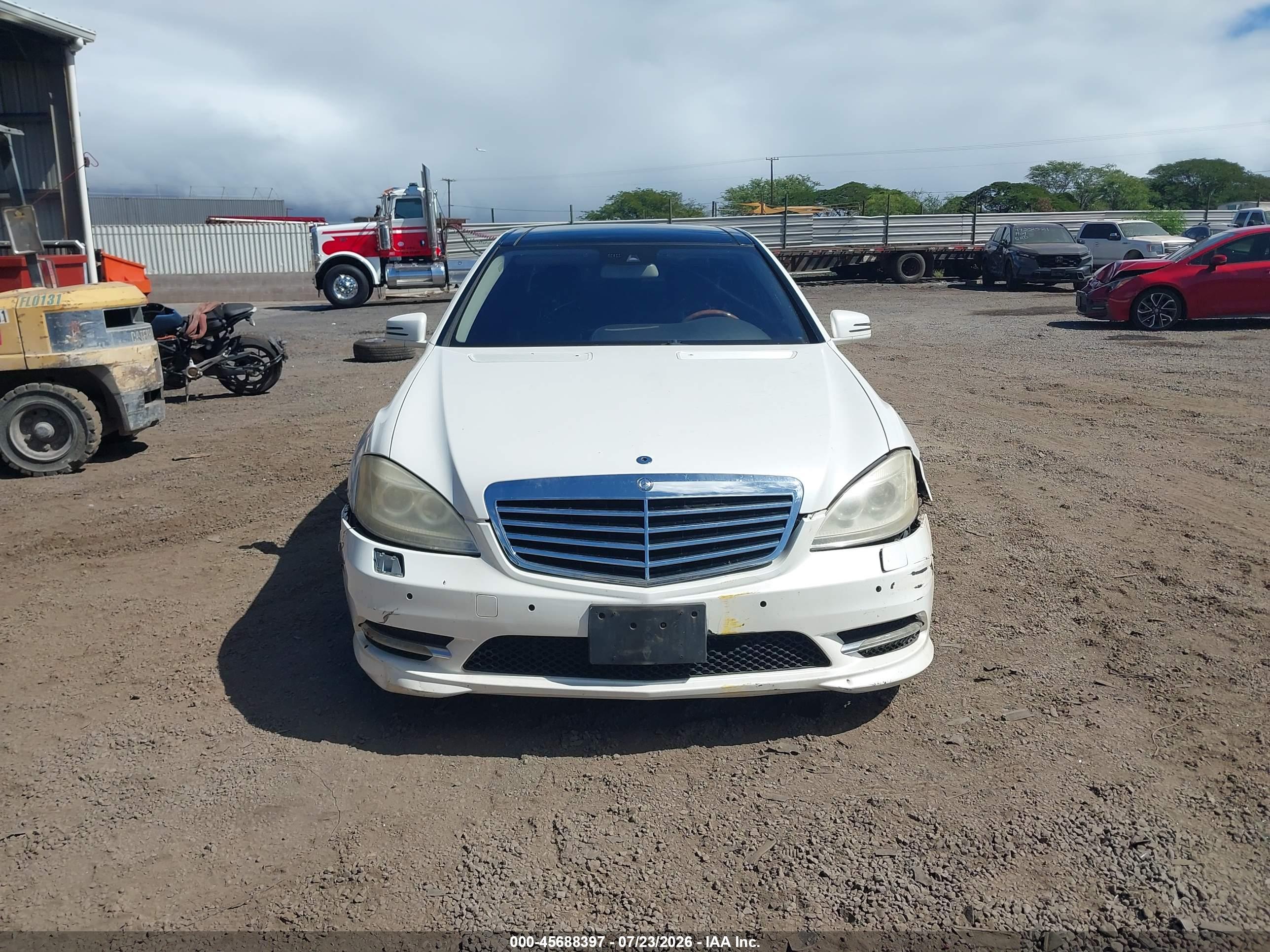 2011 MERCEDES-BENZ S 550 S550