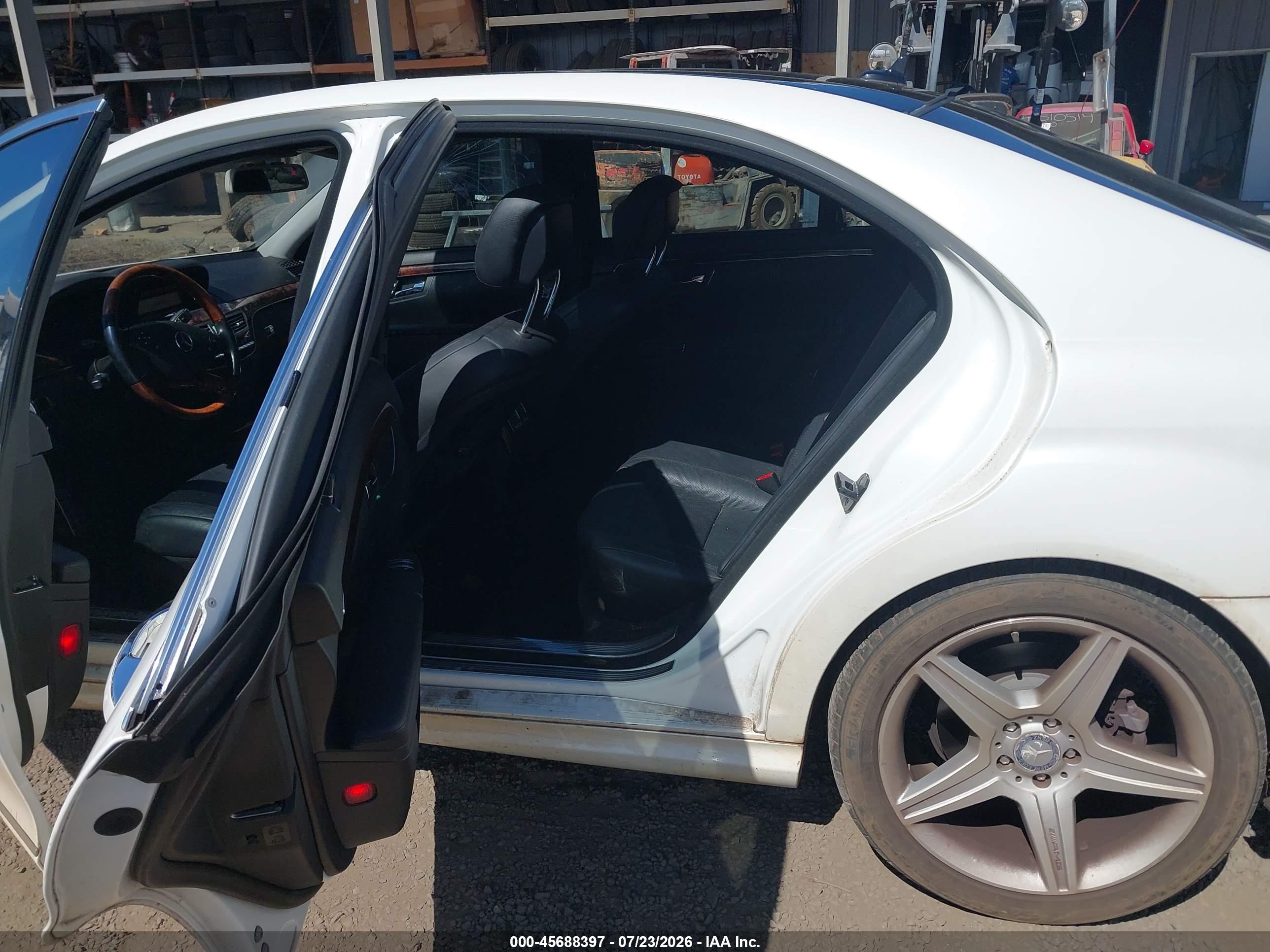 2011 MERCEDES-BENZ S 550 S550