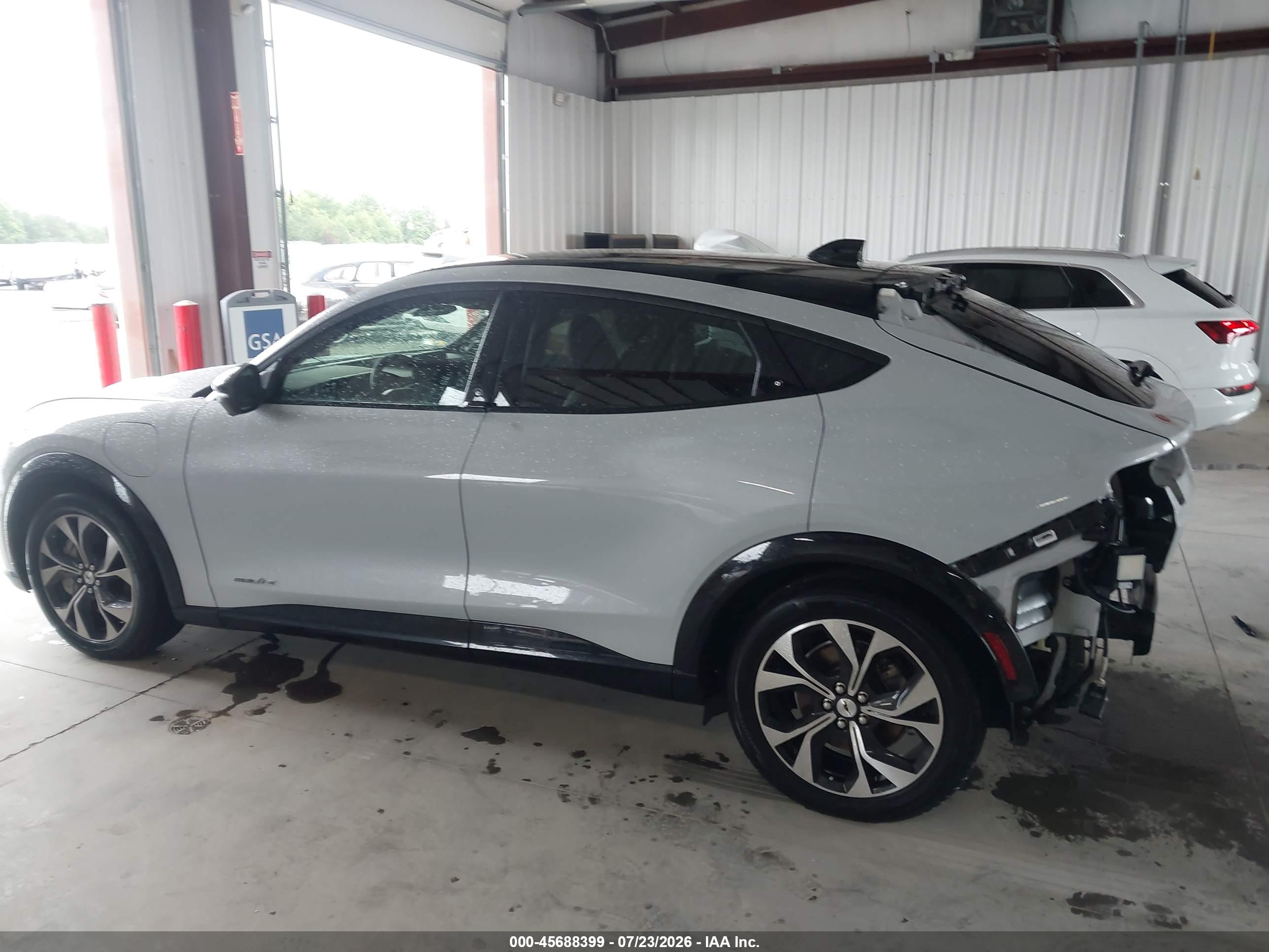 2023 FORD MUSTANG MACH-E PREMIUM