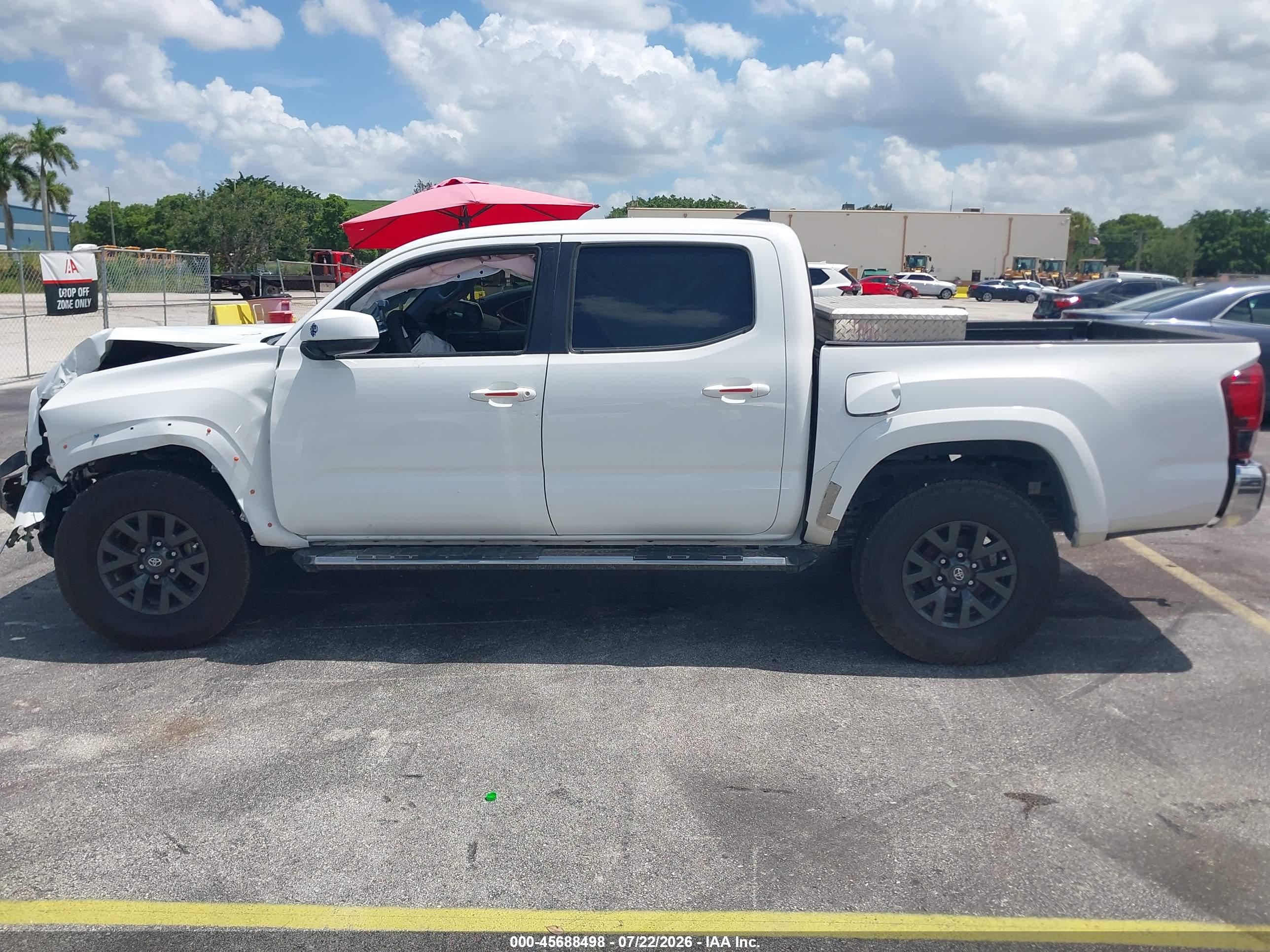 2020 TOYOTA TACOMA SR5 V6