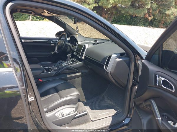 2013 PORSCHE CAYENNE