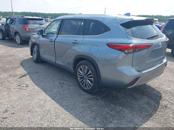 2021 TOYOTA HIGHLANDER PLATINUM