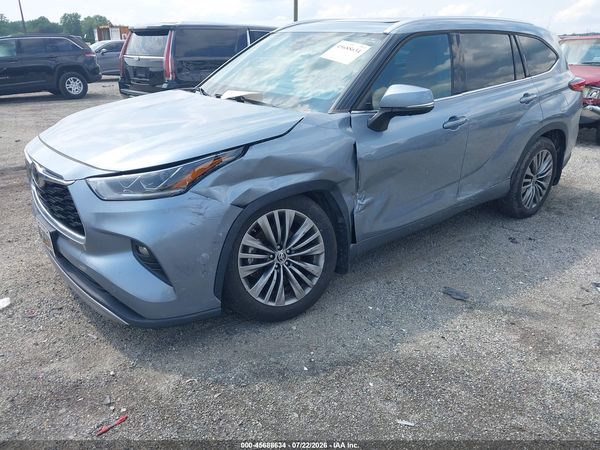 2021 TOYOTA HIGHLANDER PLATINUM