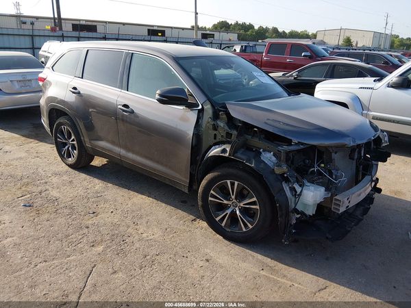 2019 TOYOTA HIGHLANDER LE