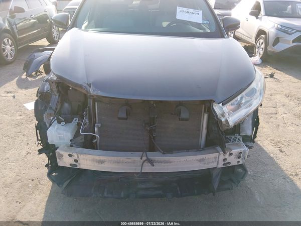 2019 TOYOTA HIGHLANDER LE