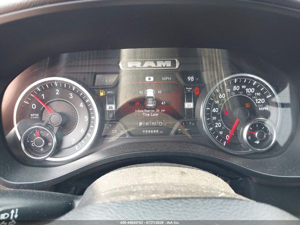 2022 RAM 1500 BIG HORN  4X4 6'4 BOX