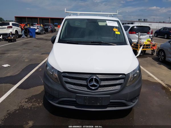 2017 MERCEDES-BENZ METRIS