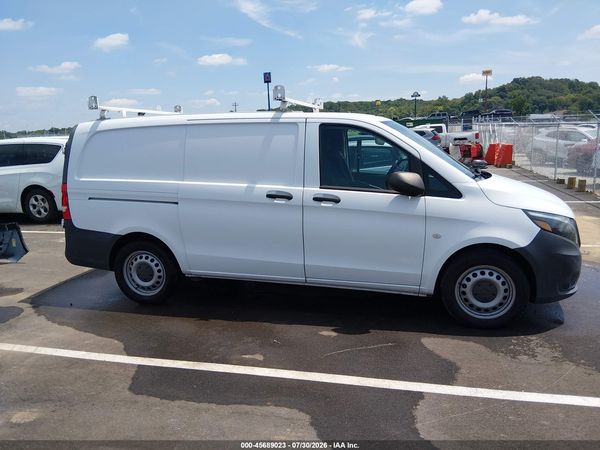 2017 MERCEDES-BENZ METRIS