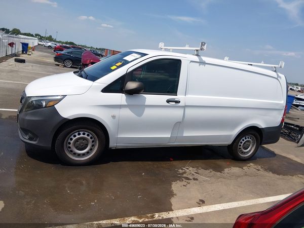 2017 MERCEDES-BENZ METRIS
