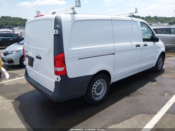 2017 MERCEDES-BENZ METRIS