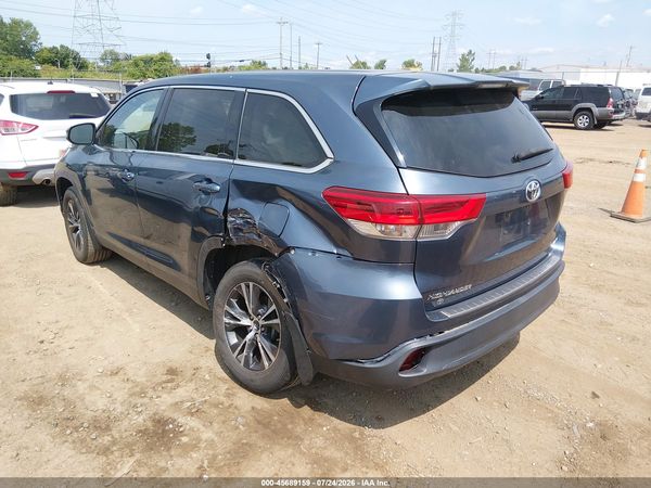 2019 TOYOTA HIGHLANDER LE