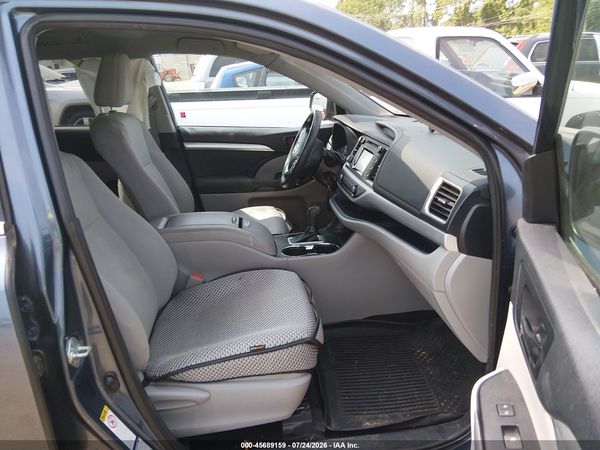 2019 TOYOTA HIGHLANDER LE