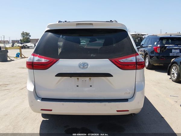 2017 TOYOTA SIENNA XLE 8 PASSENGER