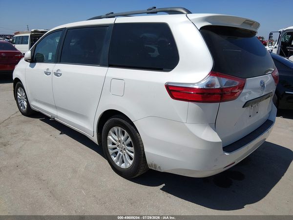 2017 TOYOTA SIENNA XLE 8 PASSENGER