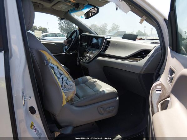 2017 TOYOTA SIENNA XLE 8 PASSENGER