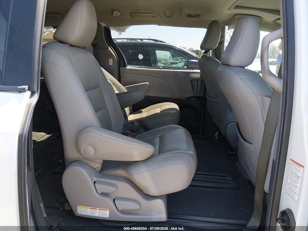 2017 TOYOTA SIENNA XLE 8 PASSENGER