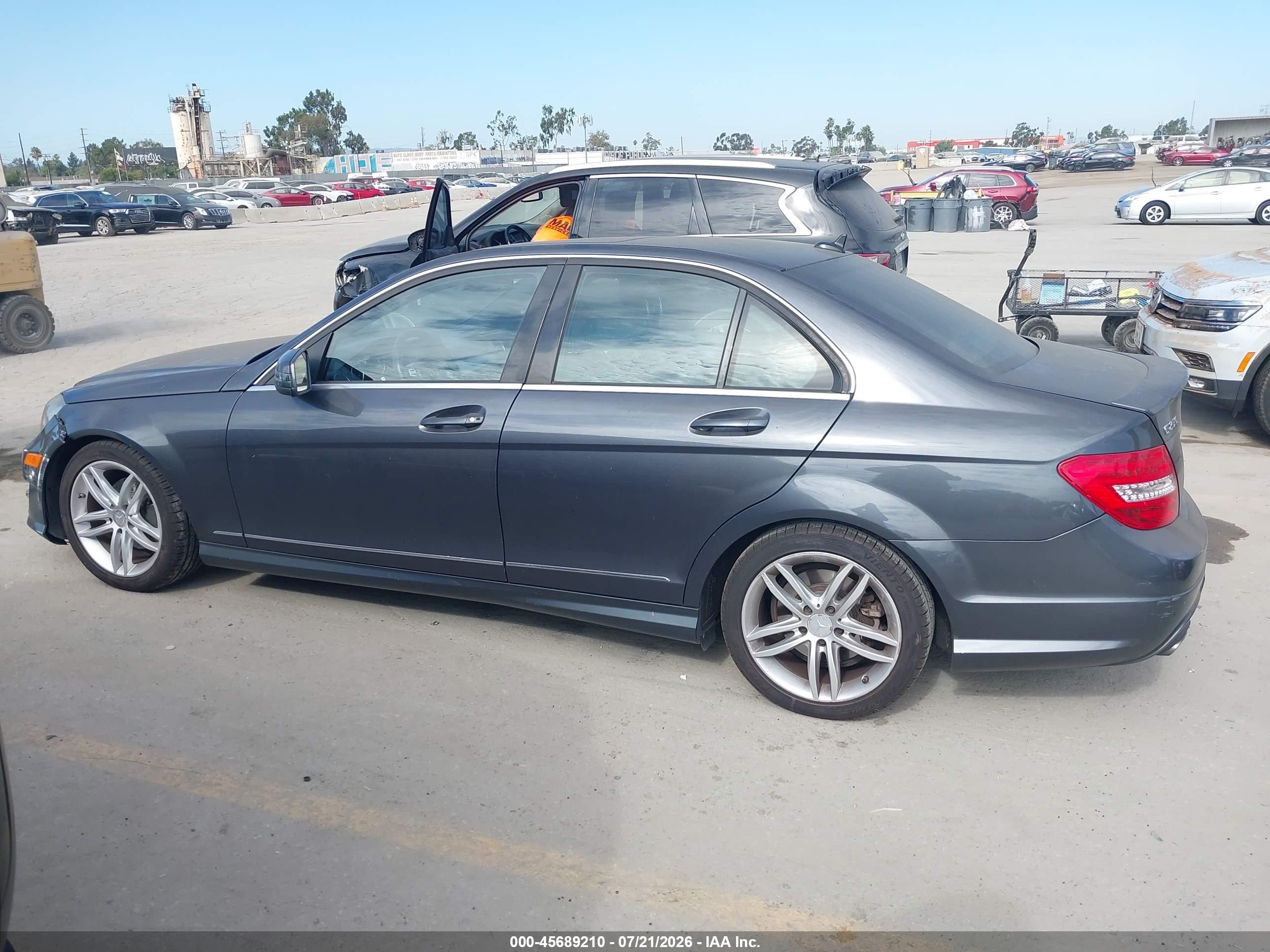 2013 MERCEDES-BENZ C 250 SPORT
