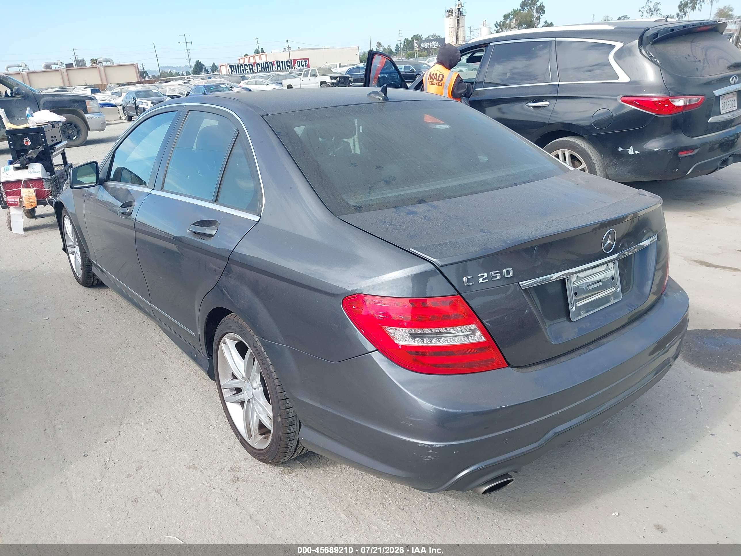 2013 MERCEDES-BENZ C 250 SPORT