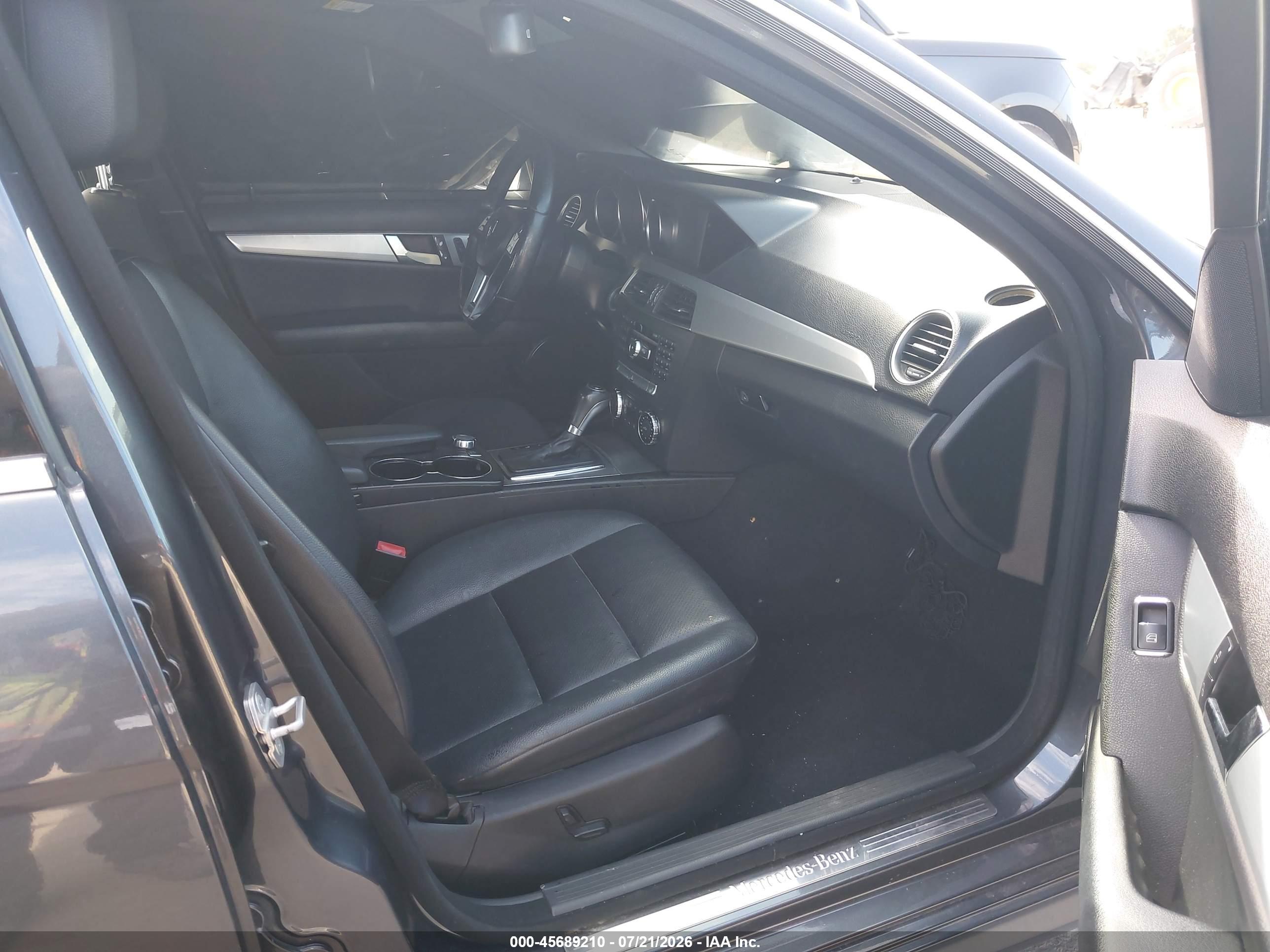 2013 MERCEDES-BENZ C 250 SPORT
