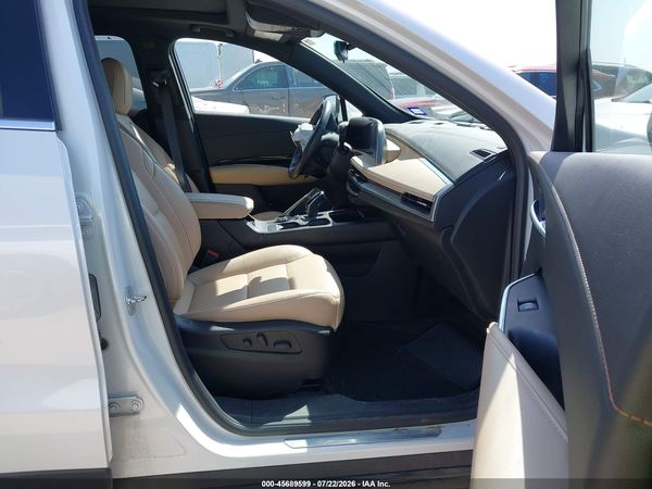 2024 CADILLAC XT4 FWD LUXURY — I5